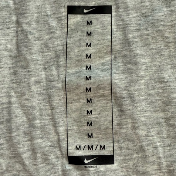 Nike Dri-Fit Women’s V-Neck Tee Shirt Gray Size M Super Soft NWT - Picture 5 of 9